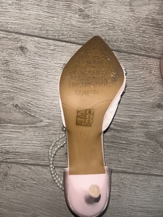 Продаю Туфли y2k розовые со стразами