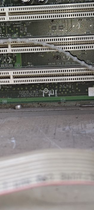 Продам старый сервер на базе intel