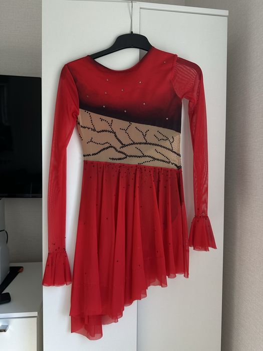 Продам платья для фигурного катания