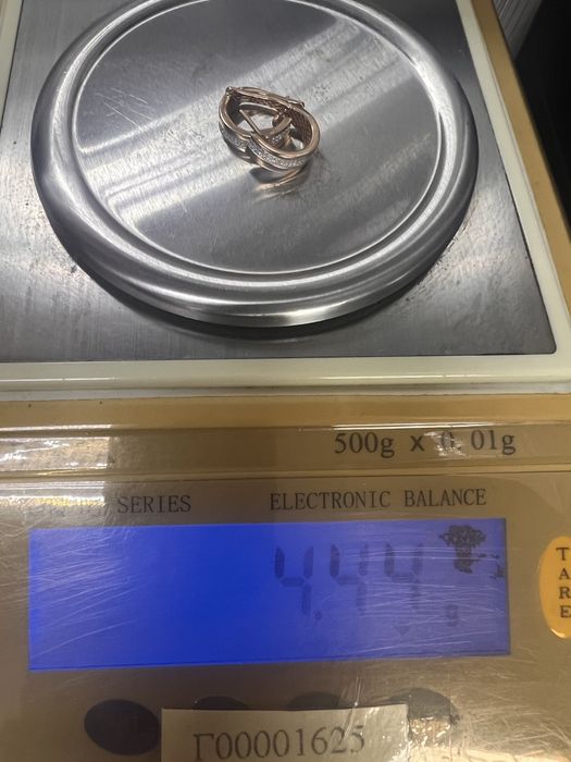 Продам золото б/у хорошего качества.