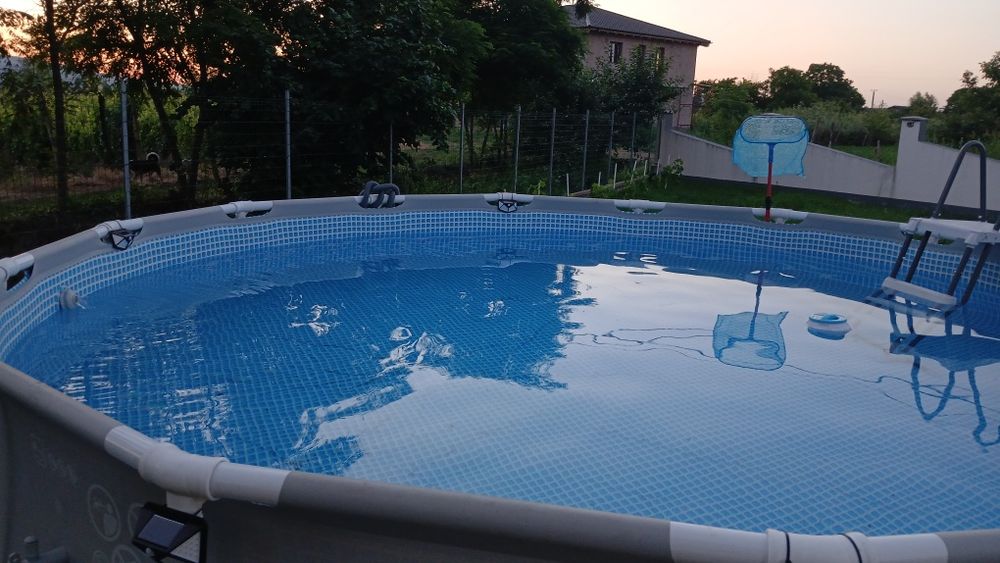 Piscina rotunda supraterana