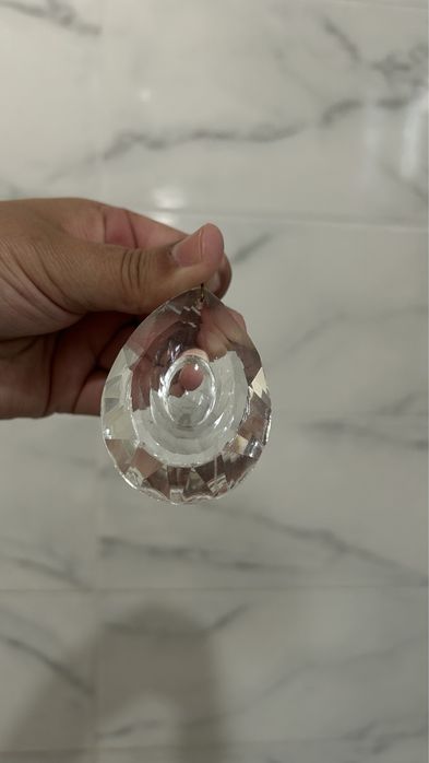 Продам люстру 6 рожк.хрустальная