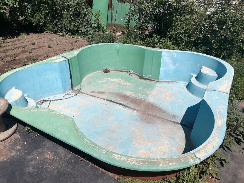Продам большой  бассейн
