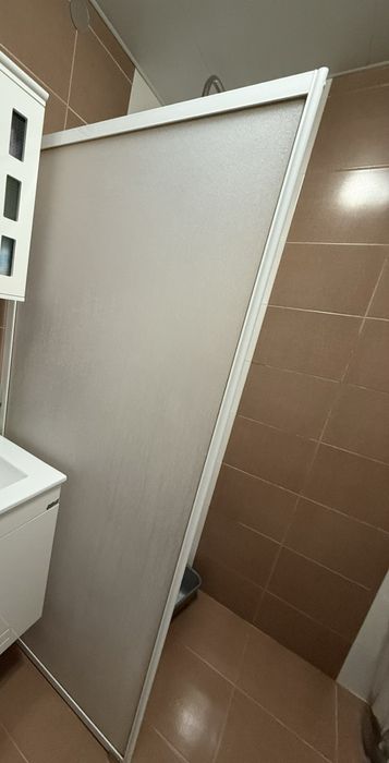 Параван  матиран за баня