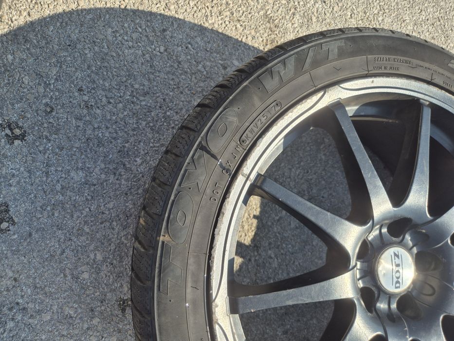 2бр. 235/45/19 Toyo гуми зимни