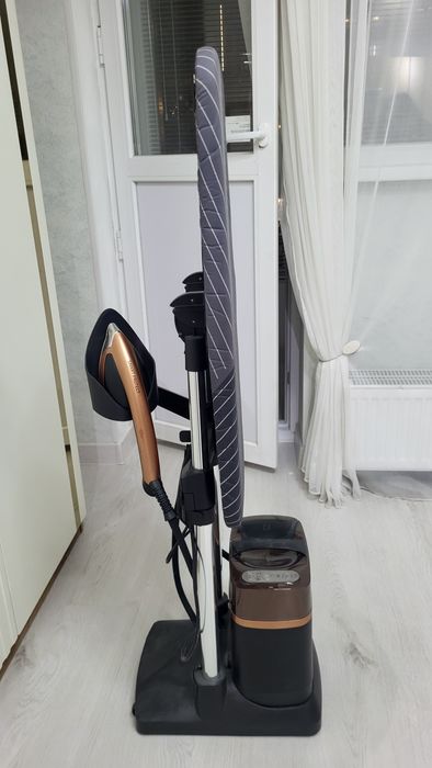 Продам паровой утюг Tefal