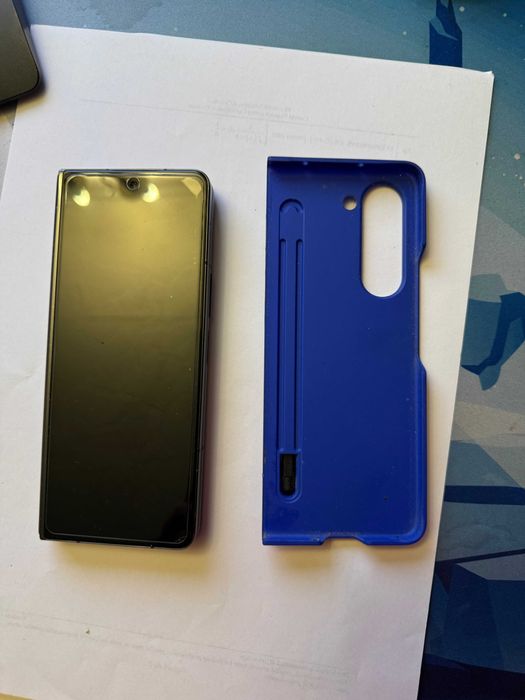 Samsung Galaxy Z Fold 5 • 256 GB • Stare foarte bună • Huse + Folii + Cutie