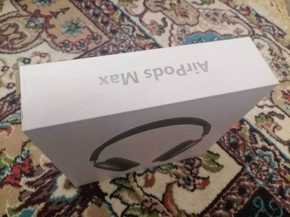 AirPods Max quloqchinlar