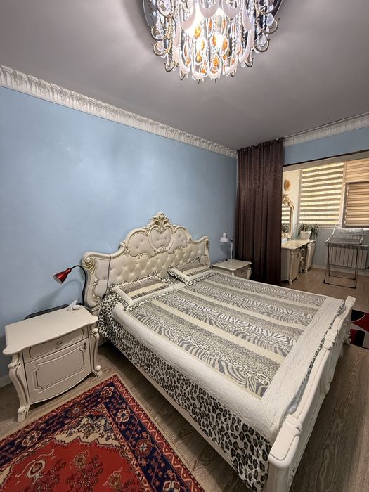Продам спальный гарнитур