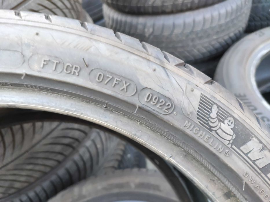2бр Летни гуми 225 40 18 - Michelin