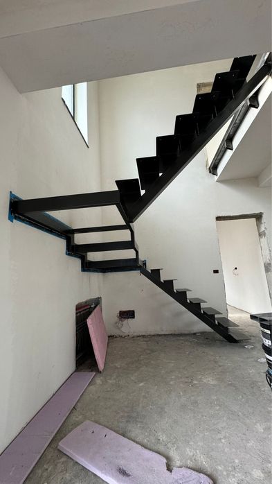 Scari metalice, structura pentru scara de lemn