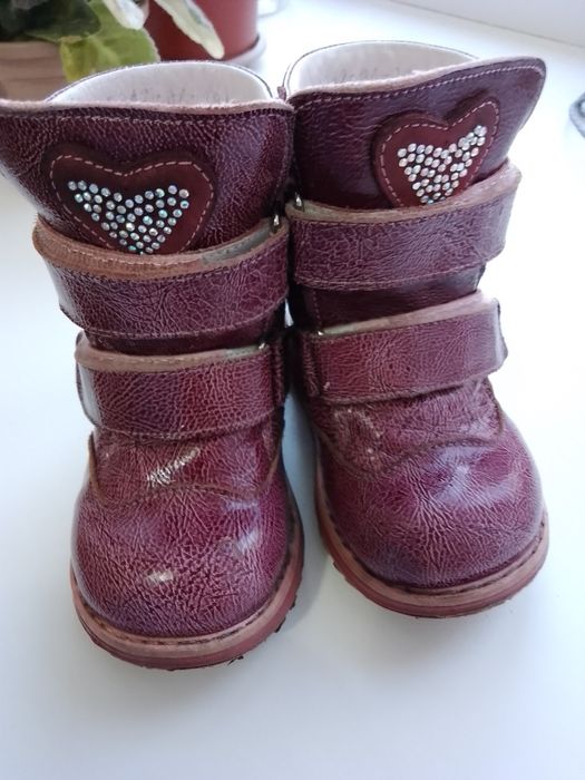 Продаю детские ботиночки