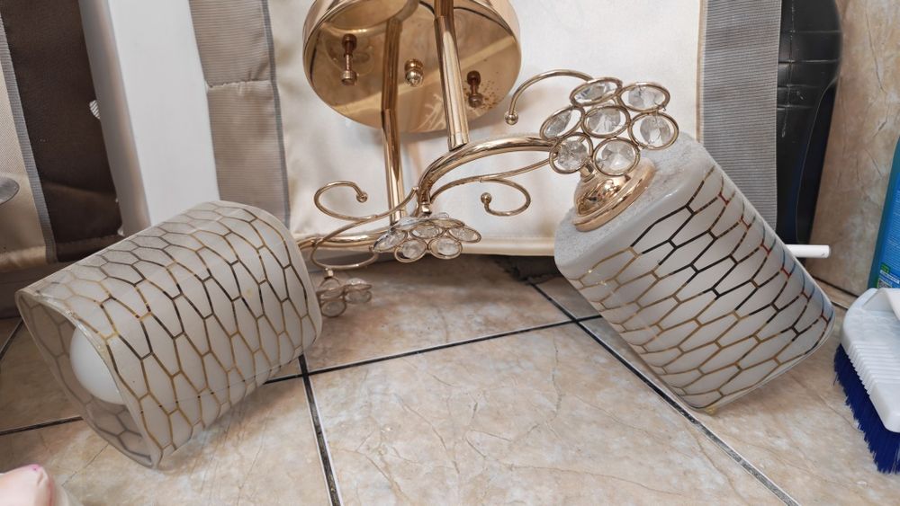 Продам люстру  за 2000