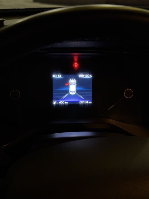 Hongqi eqm-5 qora 2024