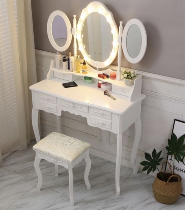 Masuta toaleta design vintage