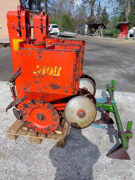 Semănătoare de  cartofi  pe 2 rânduri / Mașină de pus cartofi