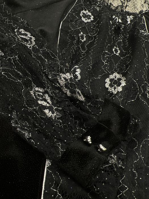 Блузка блестящая