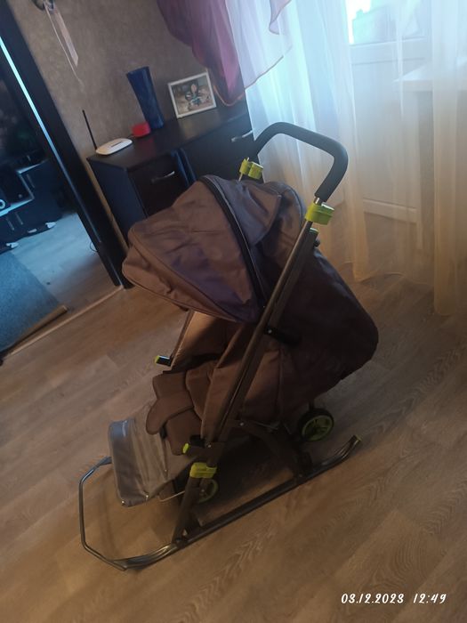 Продам санки коляску