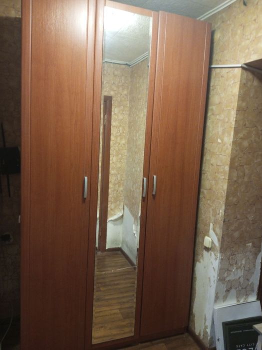 Продается шкаф в прихожую