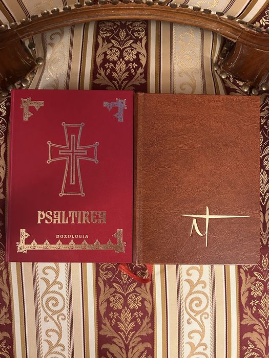 Lot 2 cărți creștine de lux: Psaltirea (Ed. Doxologia) și Noul Testament (Ed. du Dialogue, Paris)