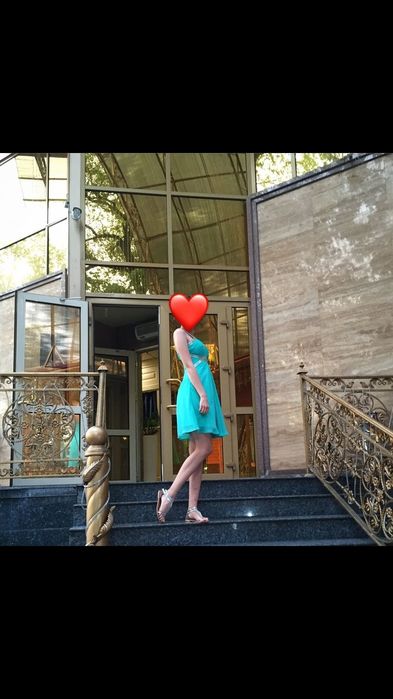 Продам женские платья