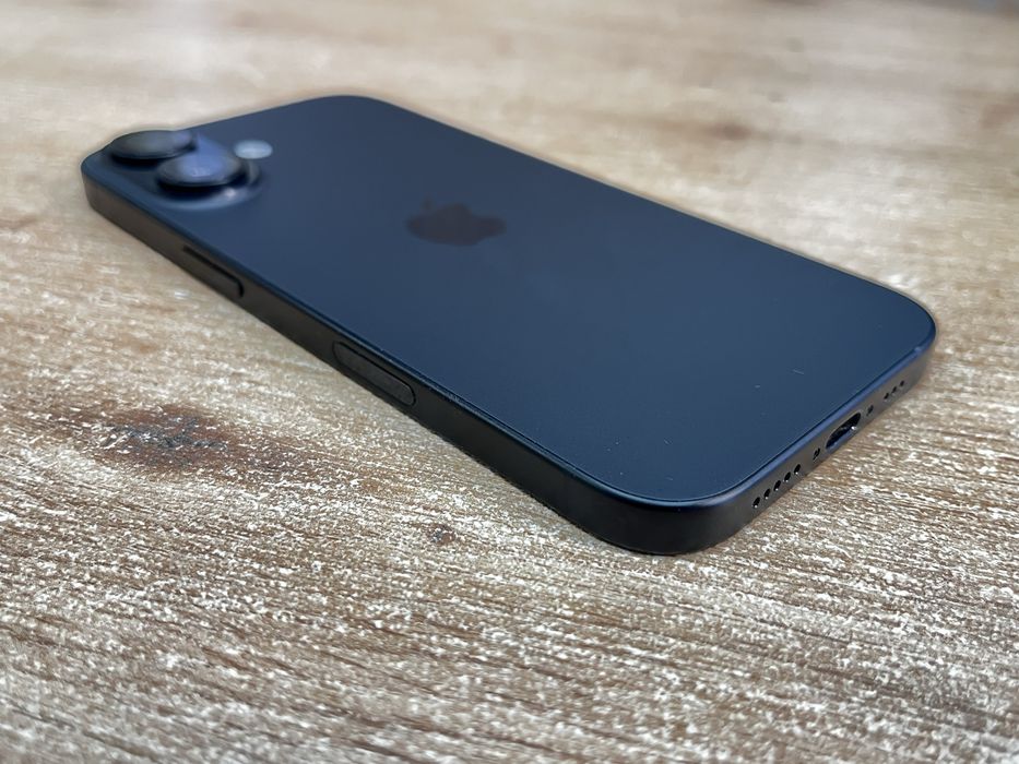 iPhone 16 128GB Перфектен 100% Бат. Гаранция