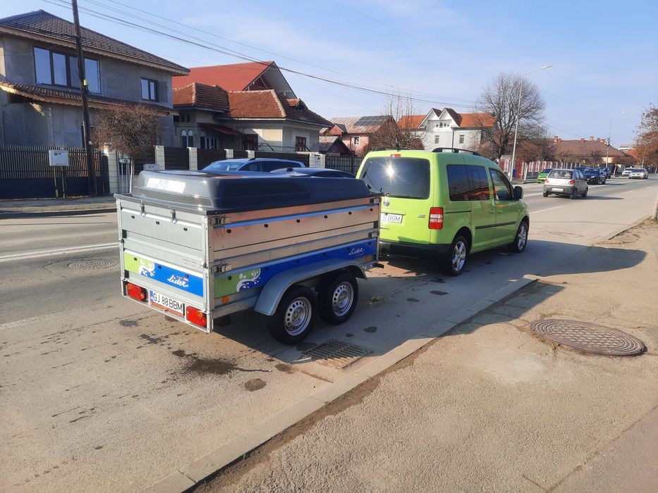 Remorca cu capac Lider 750 kg