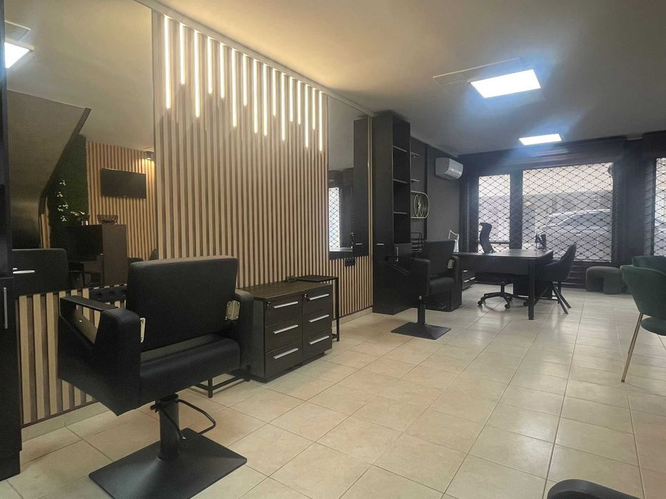 Отдава под наем кабинет/ самостоятелно обособено помещение