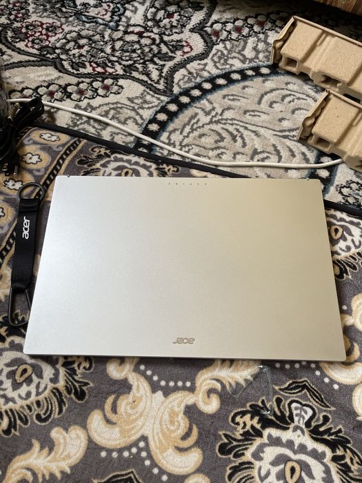 Noutbuk Acer Core i3 Full complekt