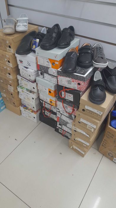 Продам туфли школьные