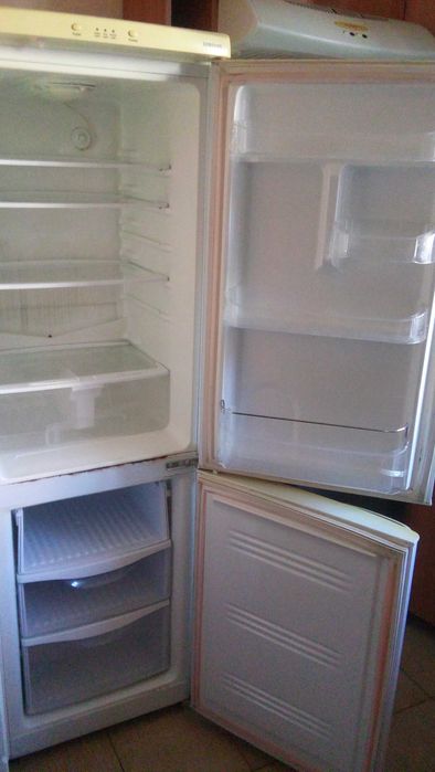 Холодильник Samsung  б/у в рабочем состоянии