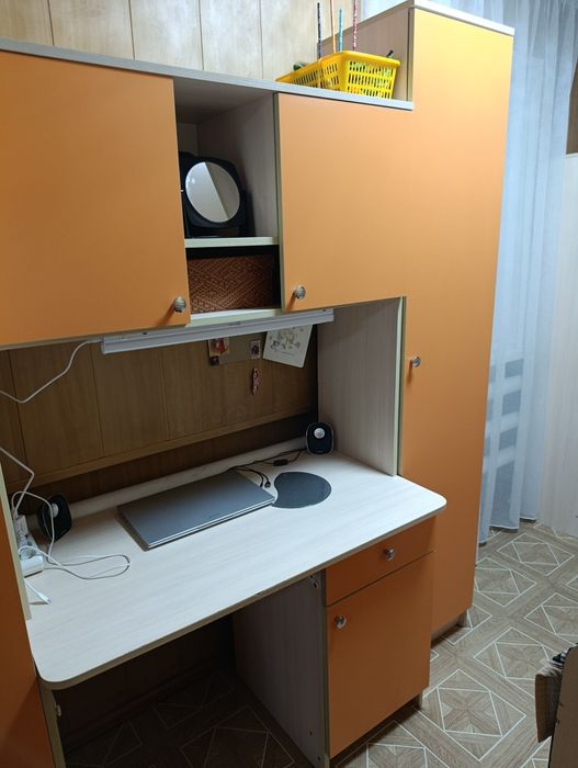 Продам школьный гарнитур