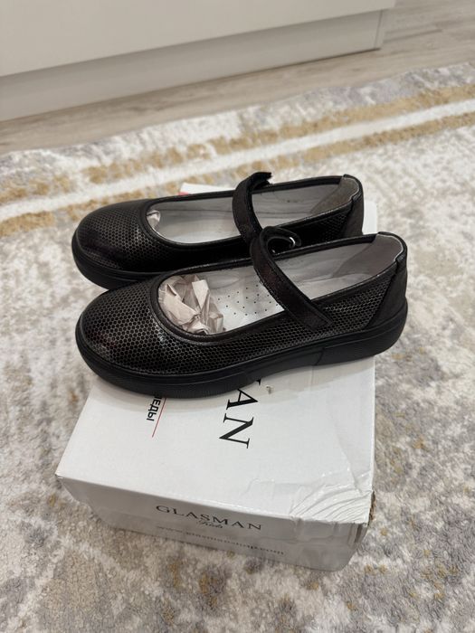 Продается детская обувь