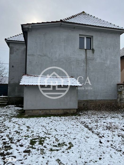 Casa de vanzare D+P+E+M cu 5 camere în Livada De Bihor