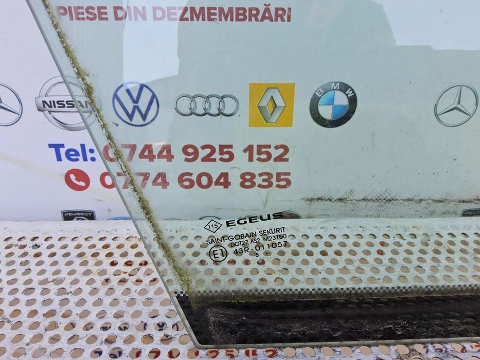 Geam usa dreapta Renault Trafic 2014-2020 Opel Vivaro Nissan nv300 geam ușa pasager