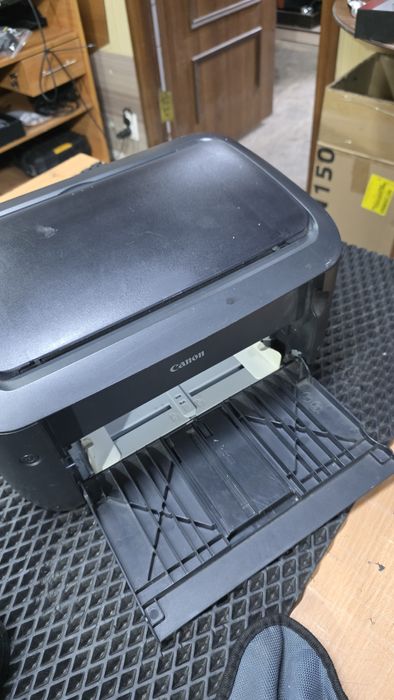 Принтер  черно белый