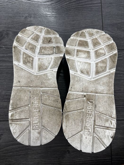 vand adidasi burberry marimea 38 purtati.