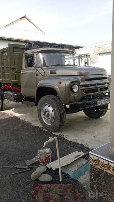 Zil 130 sotiladi
