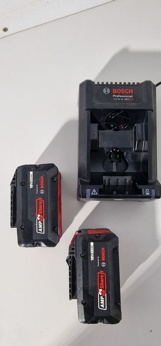 Baterii + încărcător Bosch expert an 2026 5.5ah