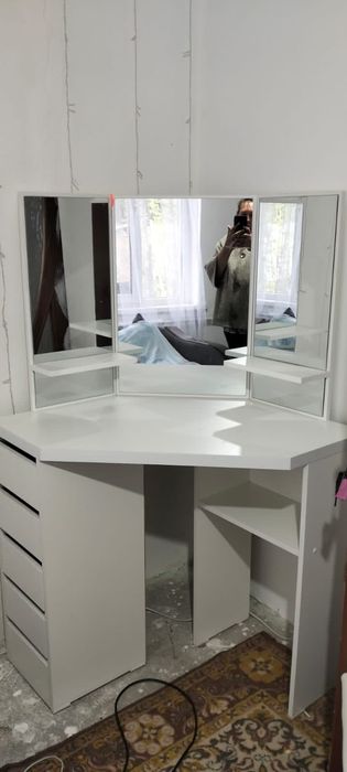 Туалетный столик