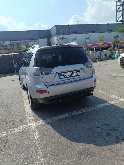 Mitsubishi outlander 2