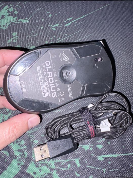 Asus ROG Gladius (игровая мышка)