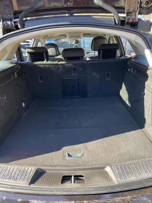 Vând Opel insignia Sports Tourer 2012
