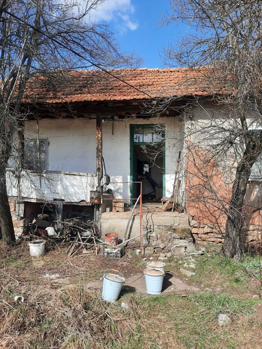 Имот в с.Червена могила, Община Радомир