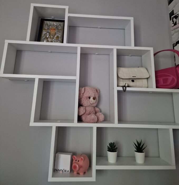 Етажерка за стена