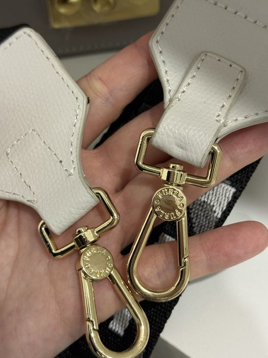 Geantă furla.
