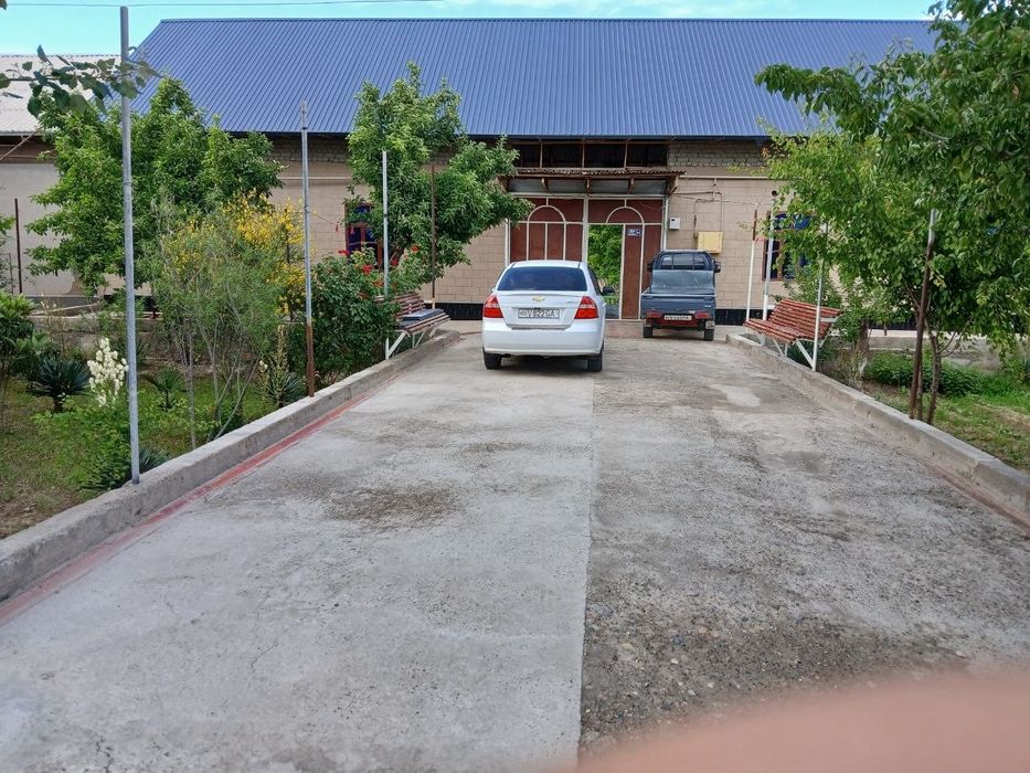 Narpay eski 5 daHovli joy 12 sotigʻli 6 xona remon boʻlgan suv svet ga