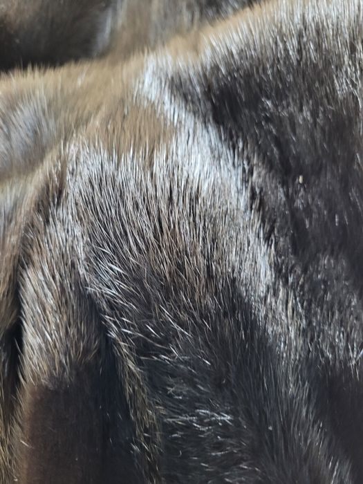 Продам норковую шубу