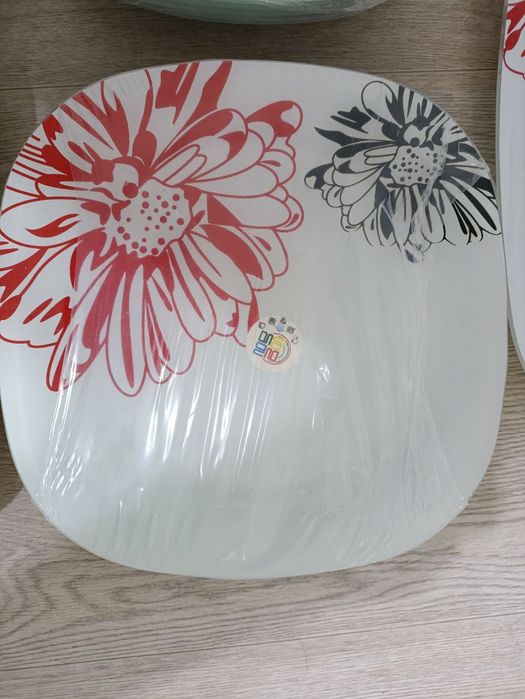 Новый  стеклянной посуды Golesto (Иран) - 25 предметов, "Красные