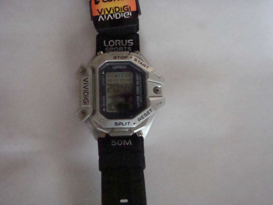 "Lorus"-два броя